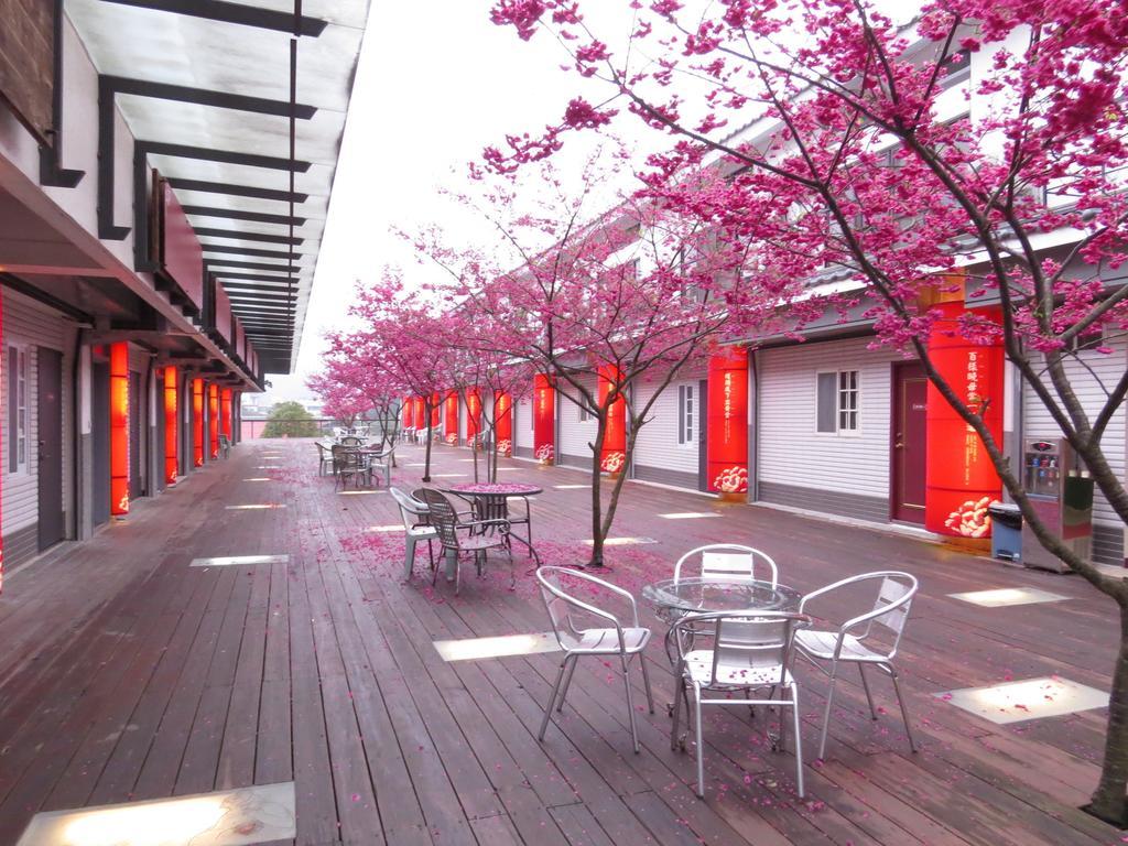 Sanyi Sakura Resort Luaran gambar
