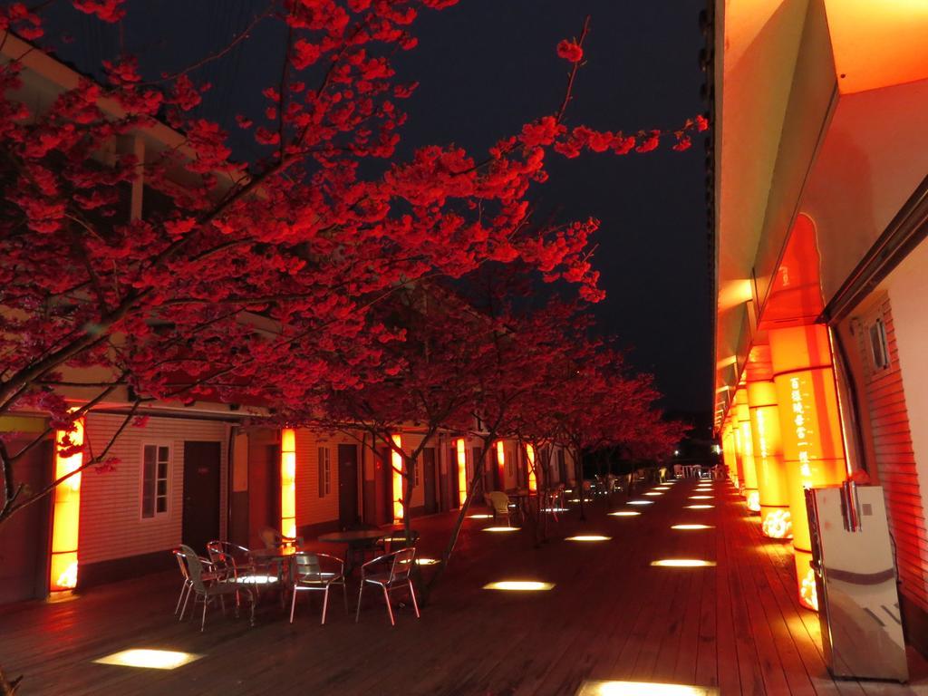 Sanyi Sakura Resort Luaran gambar